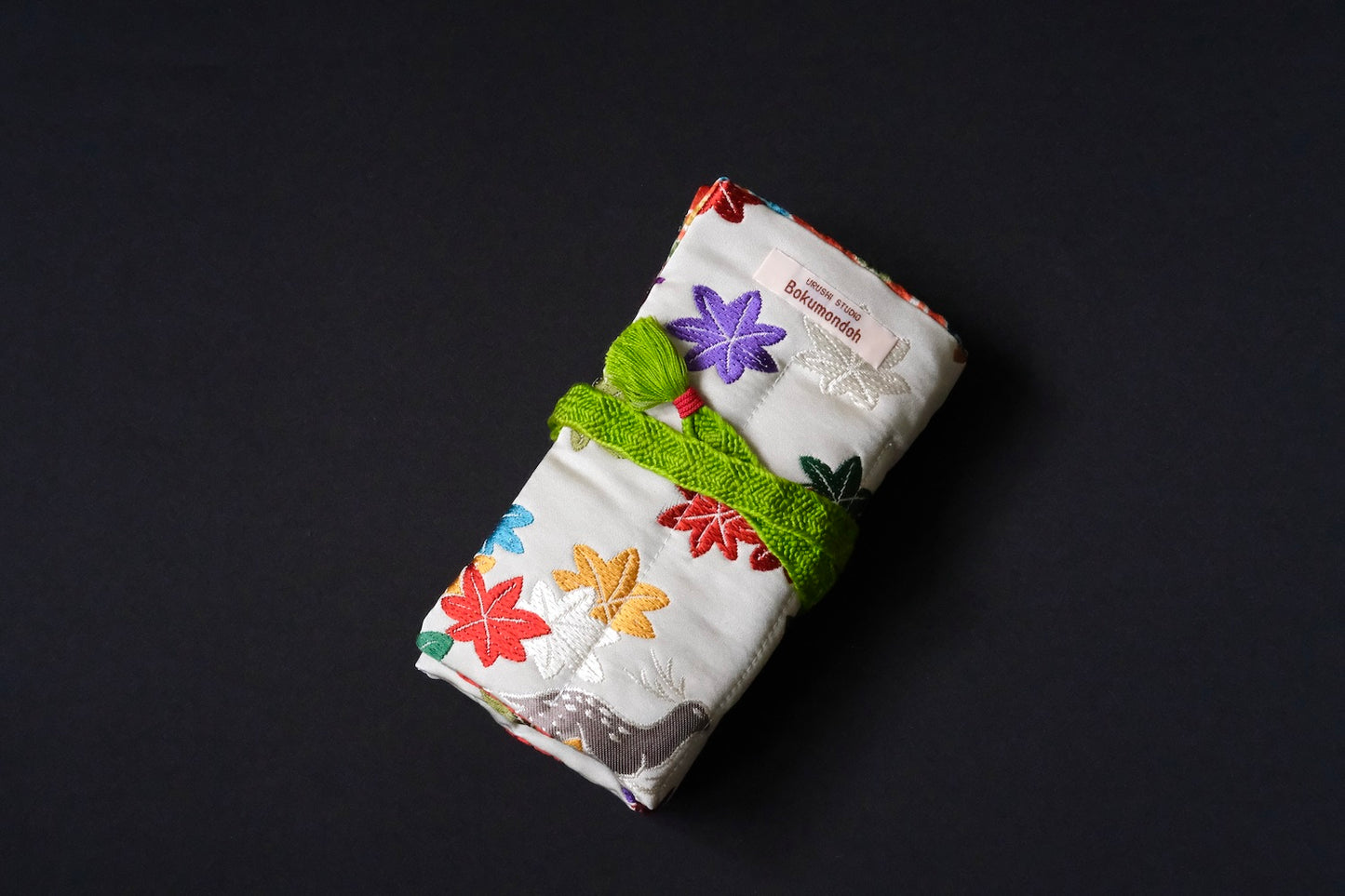 Kimono Pen Roll (7-Slot) – Deer and Maple Leaves