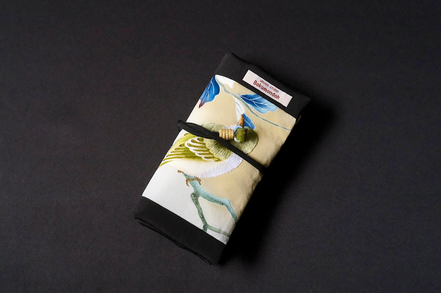 Kimono Pen Roll (7‑Slot) with Flap – Japanese white-eye