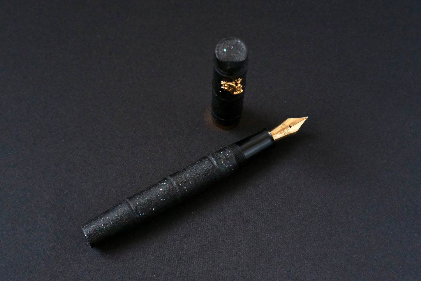 Eisuke Sakai Handmade Ebonite  “Bamboo” – Ink Stopper – 14K Nib – Ishime-nuri with Gold Lizard Stopper