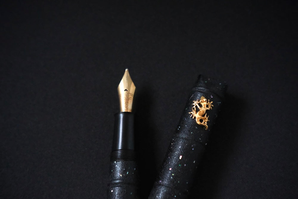 Eisuke Sakai Handmade Ebonite  “Bamboo” – Ink Stopper – 14K Nib – Ishime-nuri with Gold Lizard Stopper