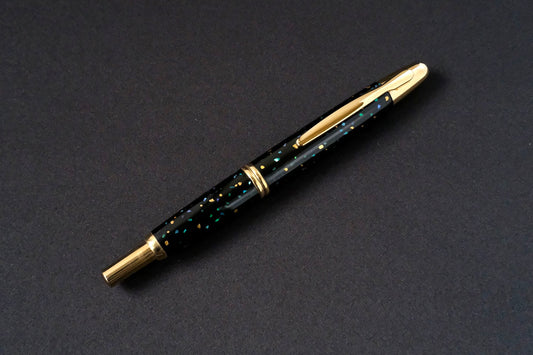 Raden and Gold Flakes on Pilot Capless