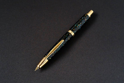 Raden and Gold Flakes on Pilot Capless