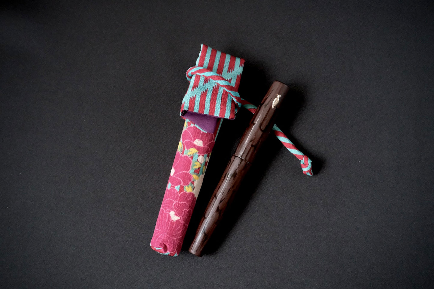 Sabi-Urushi Wood-texture with Woodpecker Roll Stopper