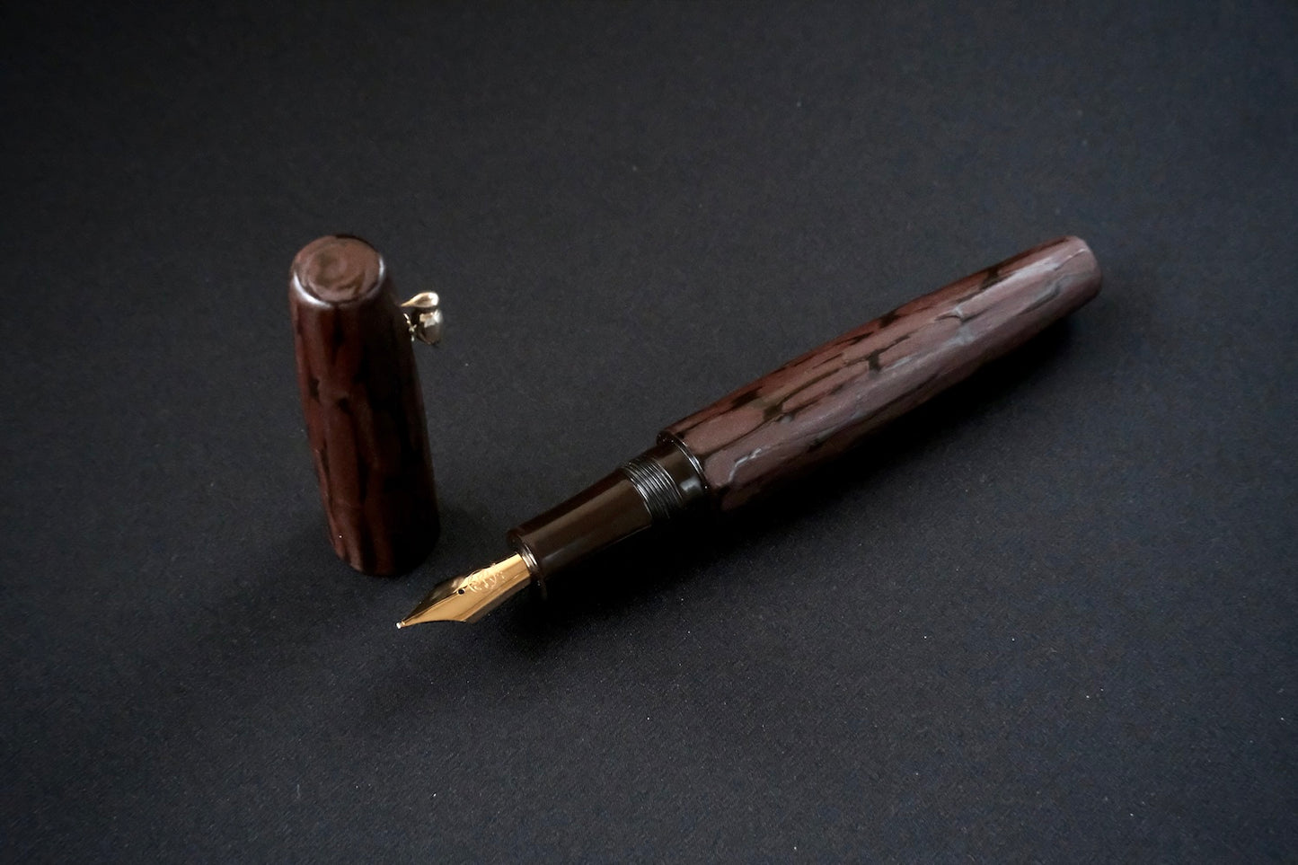 Sabi-Urushi Wood-texture with Woodpecker Roll Stopper