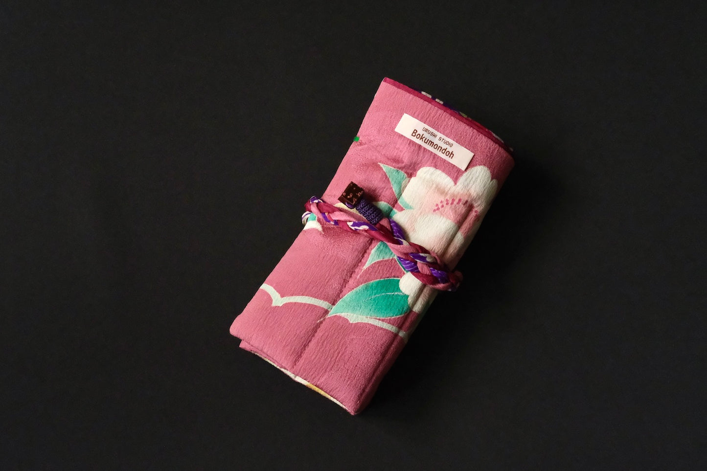 Kimono Pen Roll (7‑Slot) – Cherry blossoms and Lilies
