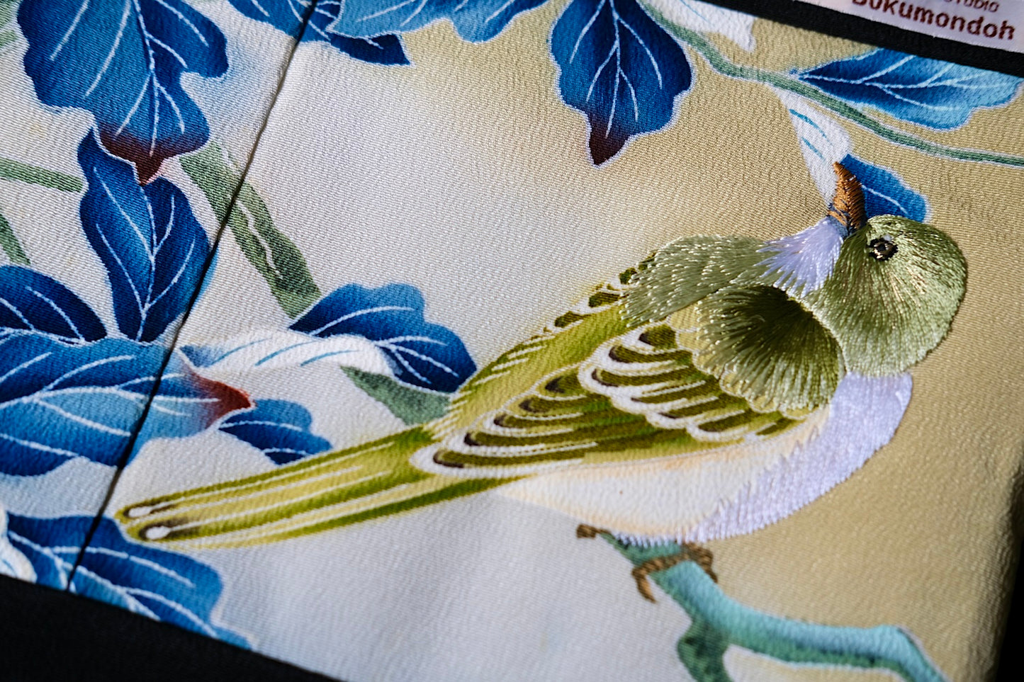Kimono Pen Roll (7‑Slot) with Flap – Japanese white-eye