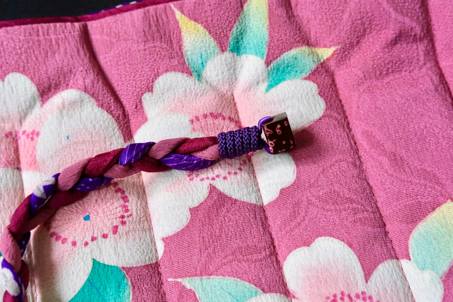 Kimono Pen Roll (7‑Slot) – Cherry blossoms and Lilies