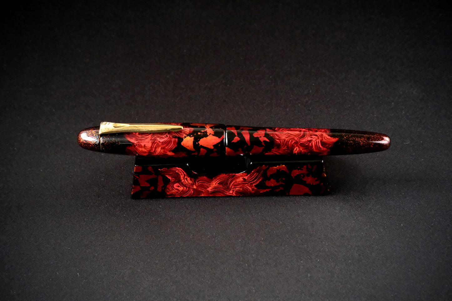 Platinum Izumo Tagayasan - Special Edition with Matching Pen Rest