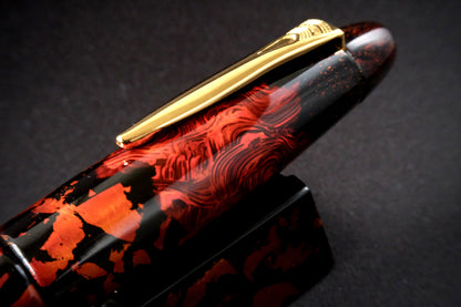 Platinum Izumo Tagayasan - Special Edition with Matching Pen Rest