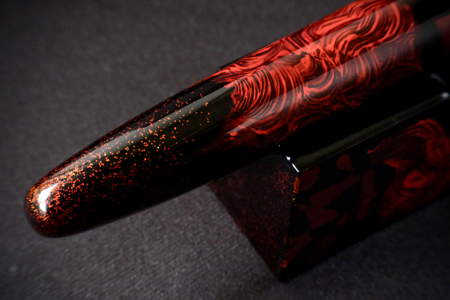 Platinum Izumo Tagayasan - Special Edition with Matching Pen Rest