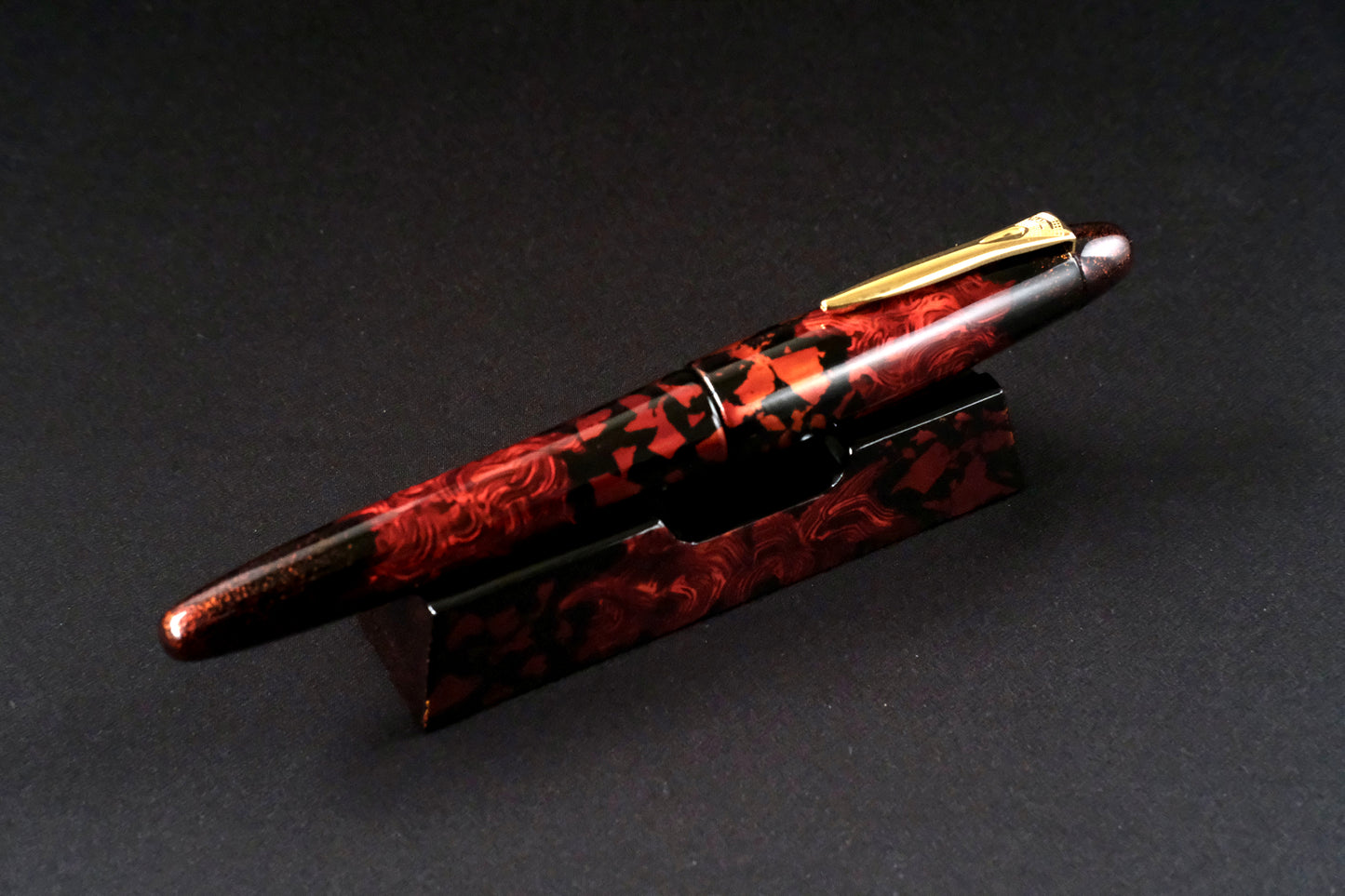 Platinum Izumo Tagayasan - Special Edition with Matching Pen Rest
