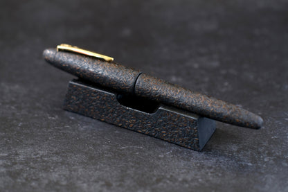 ShuroSaya-nuri Platinum Izumo Tagayasan with Matching Pen Rest