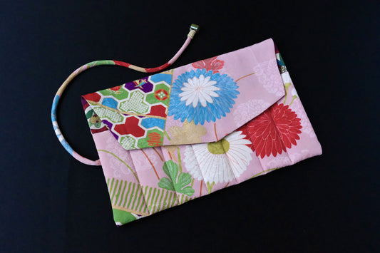Kimono Pen Roll with Flap (7‑Slot) – Chrysanthemum