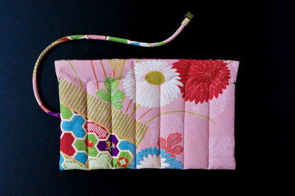 Kimono Pen Roll (7‑Slot) – Chrysanthemum